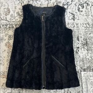 Black Faux Fur Vest with Zipper Style&Co Petite Winter Fall Cozy Comfy Fur Soft